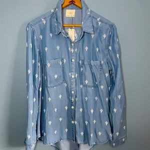 Francesca’s Button Down Top • Size Medium • New with Tags • Cactus Print